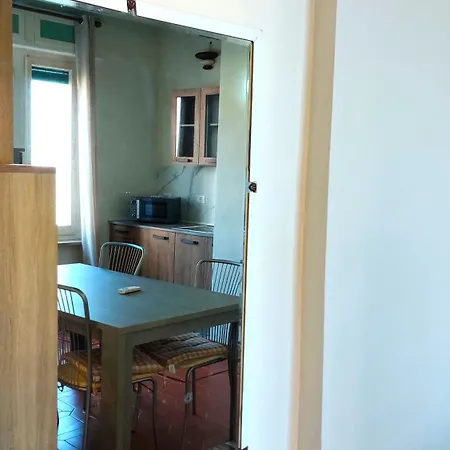 Aless Views Apartman Lerici
