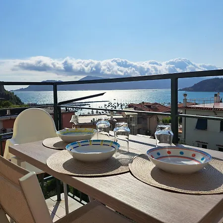 Aless Views Apartman Lerici
